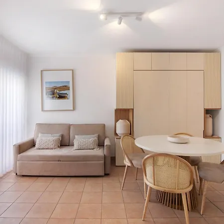 Almadrava House Apartament *