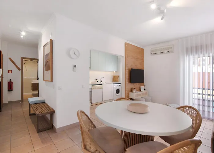 Almadrava House * タヴィラ