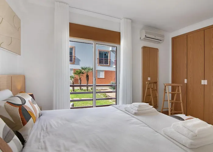 Almadrava House * タヴィラ